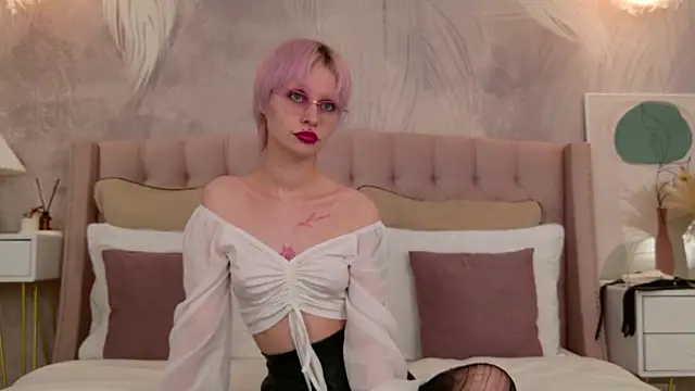 Snapshot of LauraDiazz chatting on 29, 6, 2026 LauraDiazz online show from 29, 6, 2026