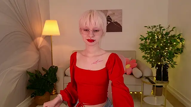 Snapshot of LauraDiazz chatting on 18, 7, 2026 LauraDiazz online show from 18, 7, 2026
