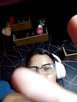 Snapshot of Silmara21 chatting on 5, 6, 2026 Silmara21 online show from 5, 6, 2026