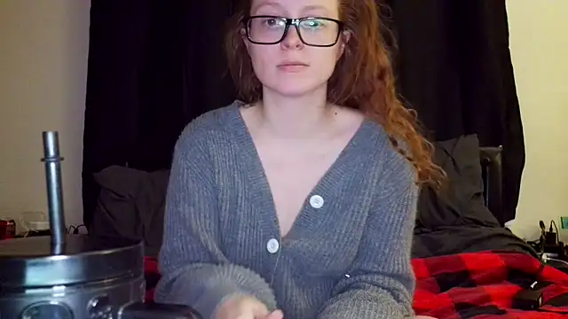 poisonivyy95 online show from 4, 6, 2026