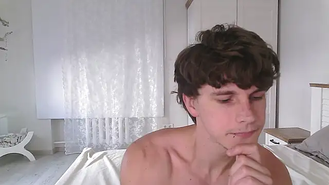 Snapshot of Eric_Crush chatting on 18, 6, 2026 Eric Crush online show from 18, 6, 2026