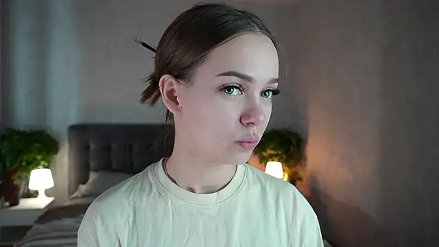 Snapshot of PearleKalmen chatting on 18, 7, 2026 PearleKalmen online show from 18, 7, 2026