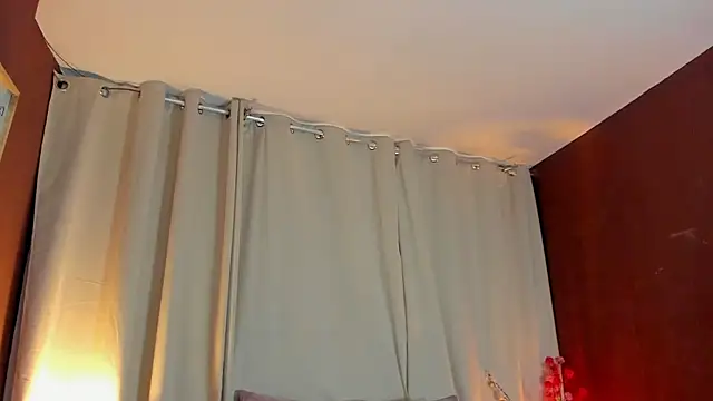Snapshot of sensual_fer chatting on 26, 6, 2026 sensual fer online show from 26, 6, 2026