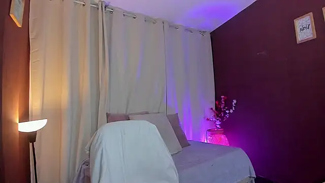 Snapshot of sensual_fer chatting on 17, 6, 2026 sensual fer online show from 17, 6, 2026