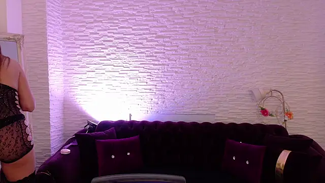 Snapshot of SiennaShinee chatting on 8, 7, 2026 SiennaShinee online show from 8, 7, 2026