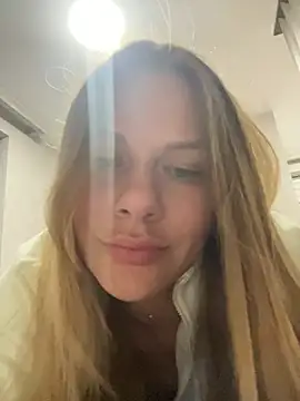 Snapshot of MonoGirl chatting on 23, 7, 2026 MonoGirl online show from 23, 7, 2026