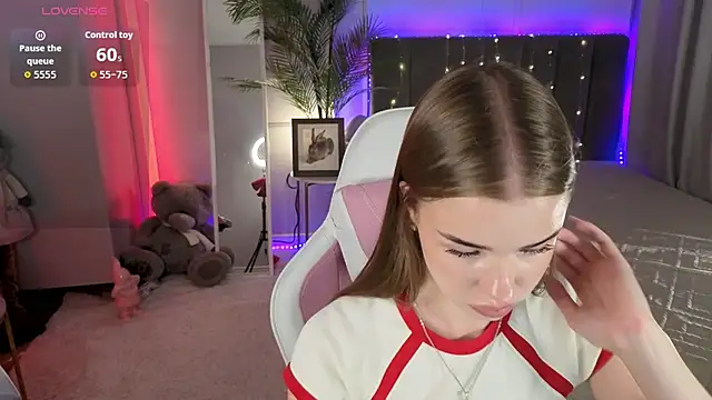 Snapshot of Milla_Way chatting on 15, 7, 2026 Milla Way online show from 15, 7, 2026