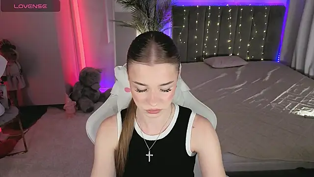 Snapshot of Milla_Way chatting on 18, 6, 2026 Milla Way online show from 18, 6, 2026