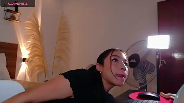 Emmakiss  online show from 12, 6, 2026