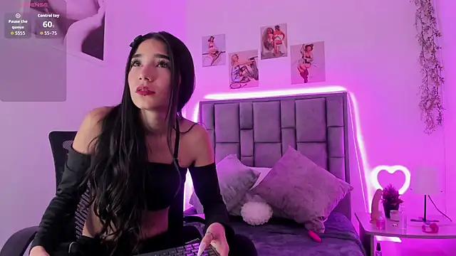 Snapshot of Violeta_Velvet_ chatting on 12, 6, 2026 Violeta Velvet online show from 12, 6, 2026
