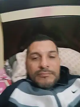 Snapshot of RIchar05 chatting on 7, 6, 2026 RIchar05 online show from 7, 6, 2026
