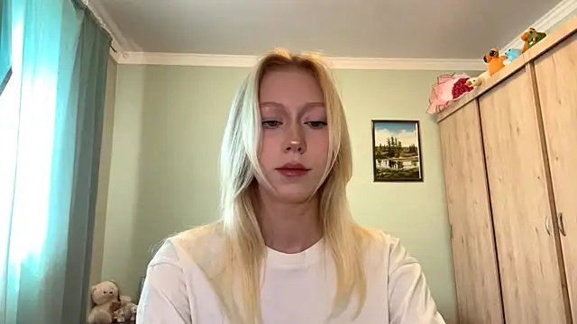 Snapshot of BossedFrog chatting on 8, 6, 2026 BossedFrog online show from 8, 6, 2026