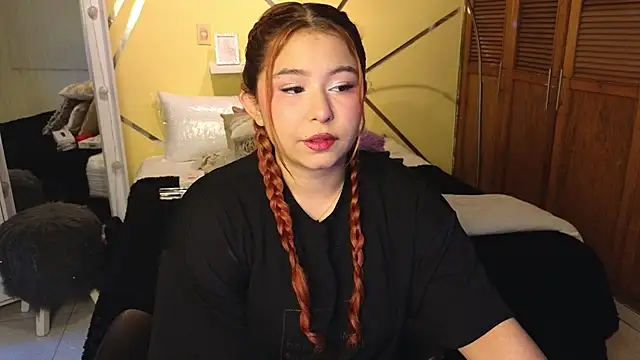 Snapshot of attenea_cutte chatting on 17, 6, 2026 attenea cutte online show from 17, 6, 2026