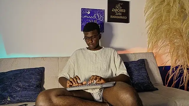 Snapshot of xavier_cole chatting on 9, 7, 2026 xavier cole online show from 9, 7, 2026