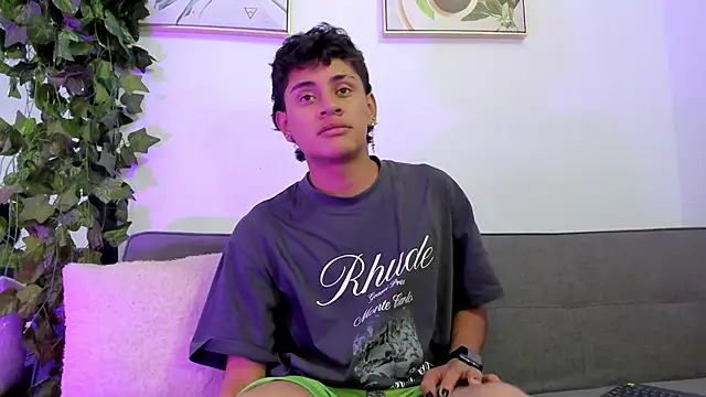 Joshua Fox online show from 8, 6, 2026