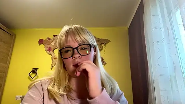 Snapshot of LeslyKelly chatting on 3, 6, 2026 LeslyKelly online show from 3, 6, 2026