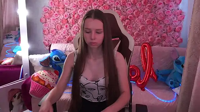 Sasha Foxyyy online show from 4, 6, 2026