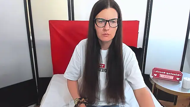NadiaXlove online show from 30, 6, 2026