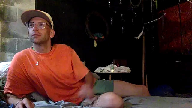 Snapshot of thierrybae chatting on 15, 7, 2026 thierrybae online show from 15, 7, 2026