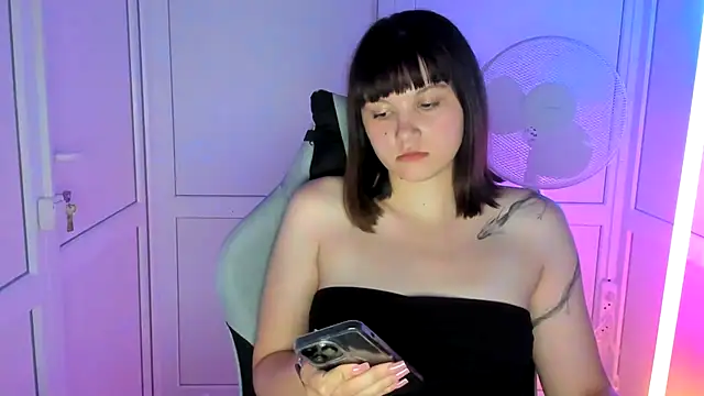 Snapshot of Vanilla_Vixen chatting on 2, 7, 2026 Vanilla Vixen online show from 2, 7, 2026