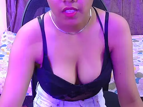 hot-ayra online show from 21, 6, 2026