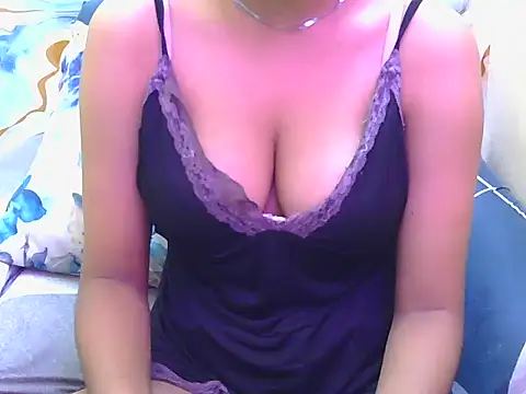 hot-ayra online show from 8, 7, 2026