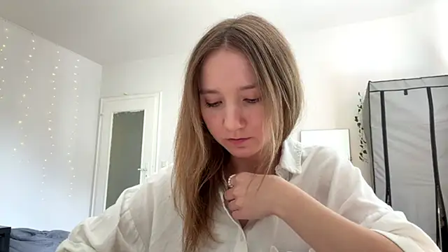 Snapshot of smalllisa chatting on 10, 6, 2026 smalllisa online show from 10, 6, 2026