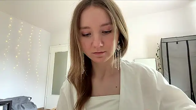 Snapshot of smalllisa chatting on 6, 6, 2026 smalllisa online show from 6, 6, 2026