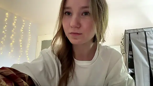 smalllisa online show from 3, 6, 2026
