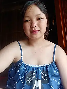 Snapshot of Linna-bae chatting on 13, 7, 2026 Linna-bae online show from 13, 7, 2026