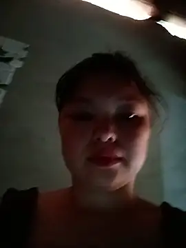 Snapshot of Linna-bae chatting on 14, 7, 2026 Linna-bae online show from 14, 7, 2026