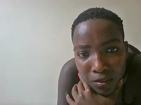 Snapshot of Sexxi_queen24 chatting on 18, 6, 2026 Sexxi queen24 online show from 18, 6, 2026