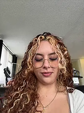 Snapshot of Joyce-fire chatting on 6, 6, 2026 Joyce-fire online show from 6, 6, 2026
