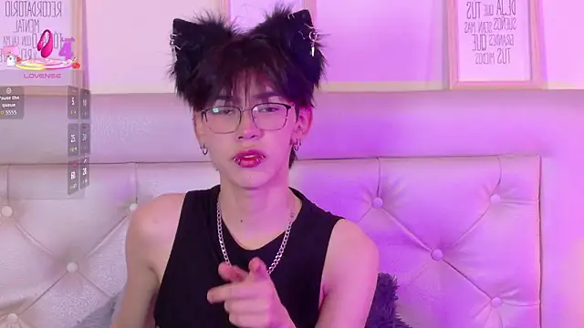 Snapshot of Kim_Adrien chatting on 18, 6, 2026 Kim Adrien online show from 18, 6, 2026