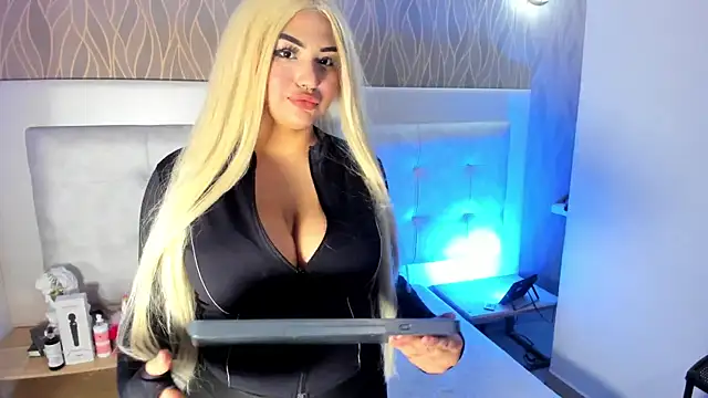 Snapshot of NaomiWhite_ chatting on 13, 6, 2026 NaomiWhite online show from 13, 6, 2026