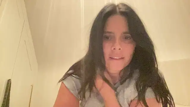 JadeLucy online show from 4, 6, 2026