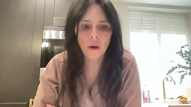 Snapshot of JadeLucy chatting on 11, 6, 2026 JadeLucy online show from 11, 6, 2026