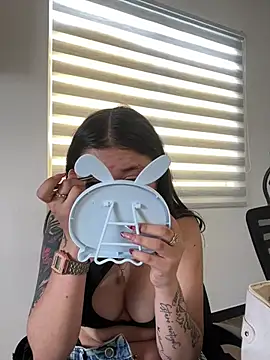 Snapshot of Camila_Duarte_2 chatting on 1, 7, 2026 Camila Duarte 2 online show from 1, 7, 2026