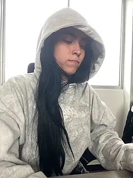 Snapshot of Sara_fernandez- chatting on 5, 6, 2026 Sara fernandez- online show from 5, 6, 2026