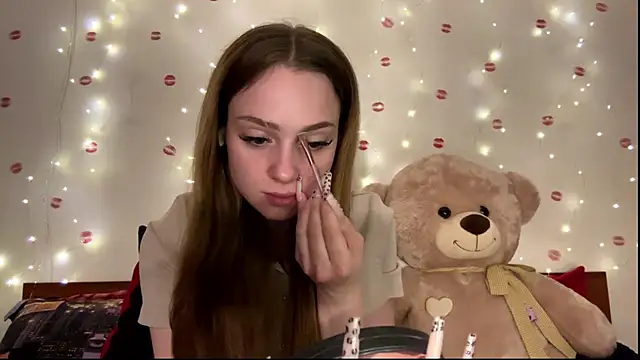 itskylieee online show from 11, 6, 2026