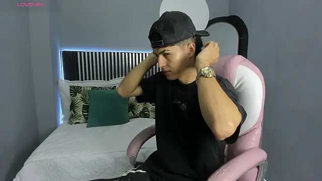 Snapshot of Axel_Mendozaa chatting on 12, 6, 2026 Axel Mendozaa online show from 12, 6, 2026