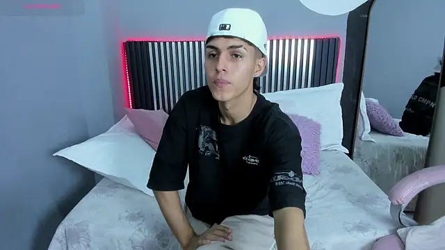 Snapshot of Axel_Mendozaa chatting on 9, 7, 2026 Axel Mendozaa online show from 9, 7, 2026