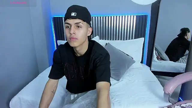 Snapshot of Axel_Mendozaa chatting on 17, 7, 2026 Axel Mendozaa online show from 17, 7, 2026