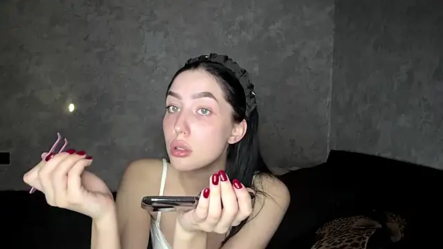 Snapshot of Ailish_Loveee chatting on 12, 6, 2026 Ailish Loveee online show from 12, 6, 2026