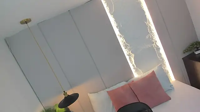 emily castle online show from 23, 6, 2026