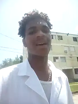 Snapshot of dantecruz19 chatting on 23, 6, 2026 dantecruz19 online show from 23, 6, 2026