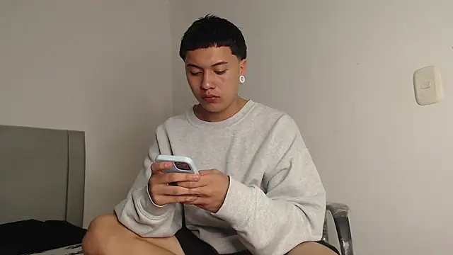 Snapshot of Owenn__blueee chatting on 27, 6, 2026 Owenn blueee online show from 27, 6, 2026