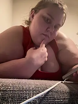 Snapshot of chubbyqueenbb chatting on 13, 7, 2026 chubbyqueenbb online show from 13, 7, 2026