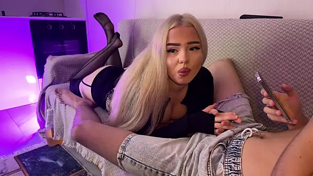 Blonde88888 online show from 16, 6, 2026