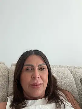 Snapshot of Evelyn_Anya chatting on 10, 6, 2026 Evelyn Anya online show from 10, 6, 2026